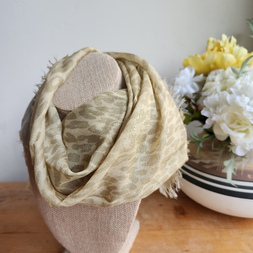 HOLIDAY SALE 🌲 NWT Wild Thing Head Scarf - Picture 5 of 9